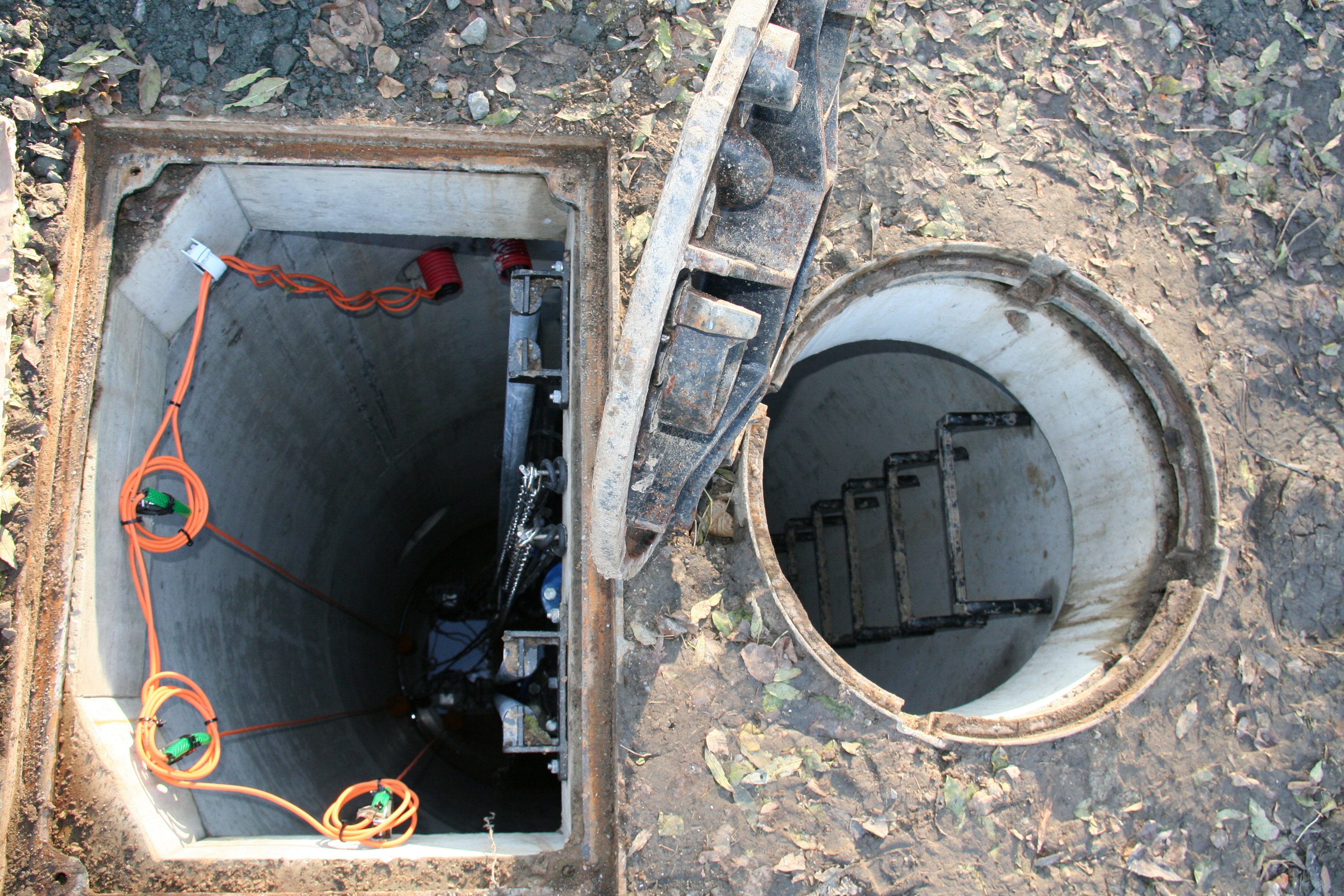 Kanalizační čerpací jímka s armaturní šachtou